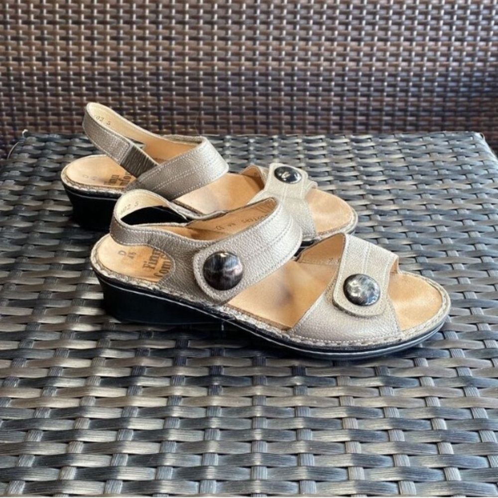 Finn Comfort Sandals